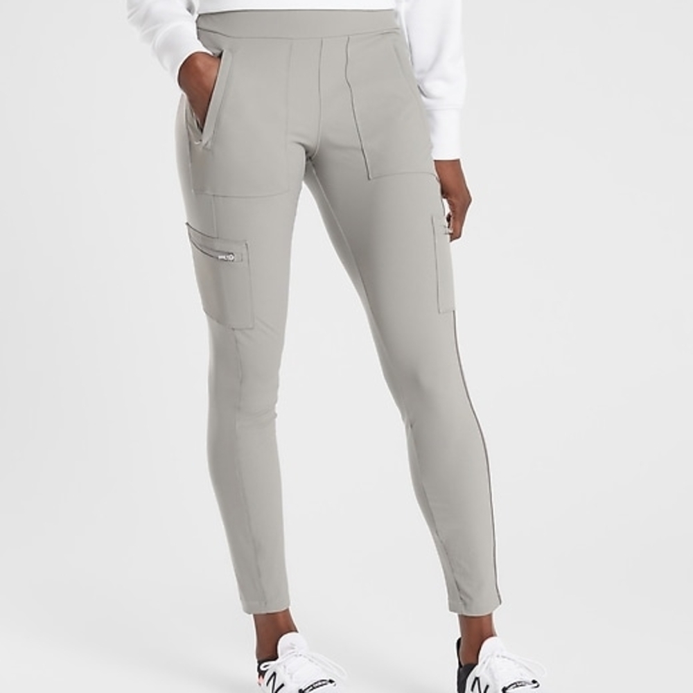 Athleta Headlands Hybrid Cargo Legging / Trek Pant